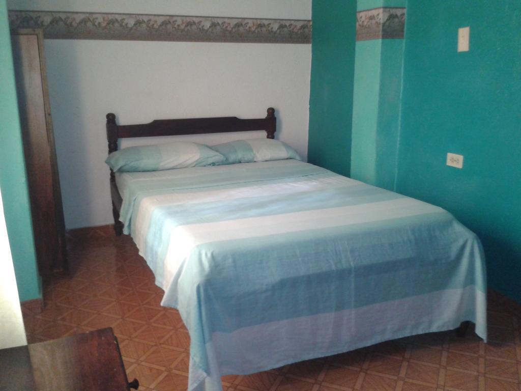 Hospederia Casa Familiar Hotel Санта Марта Стая снимка