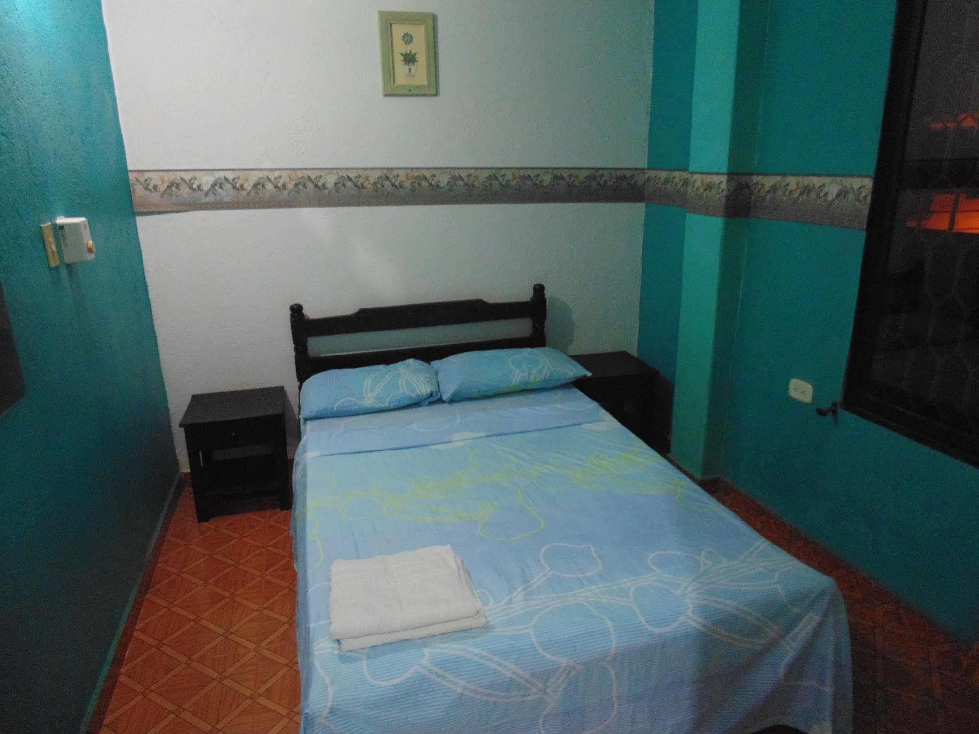 Hospederia Casa Familiar Hotel Санта Марта Екстериор снимка